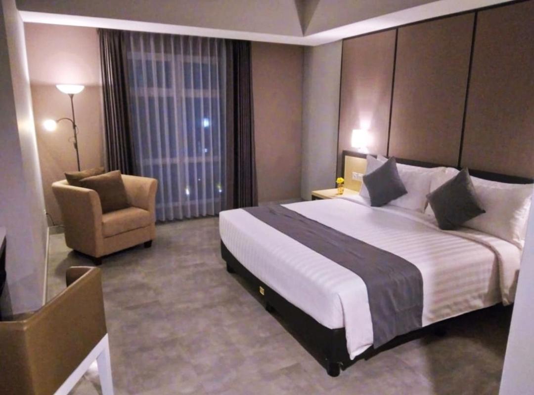 Bess Mansion Hotel Surabaya Wonotjolo Exteriér fotografie