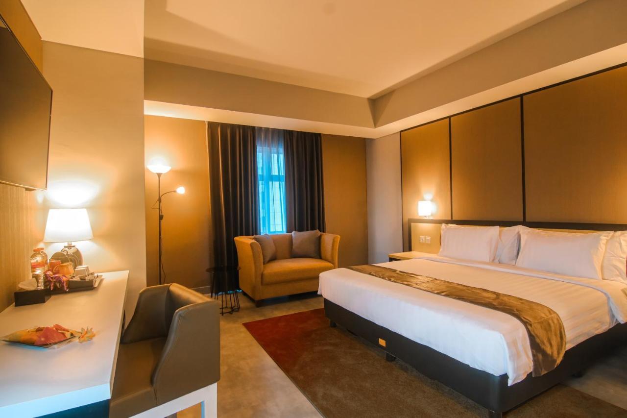 Bess Mansion Hotel Surabaya Wonotjolo Exteriér fotografie